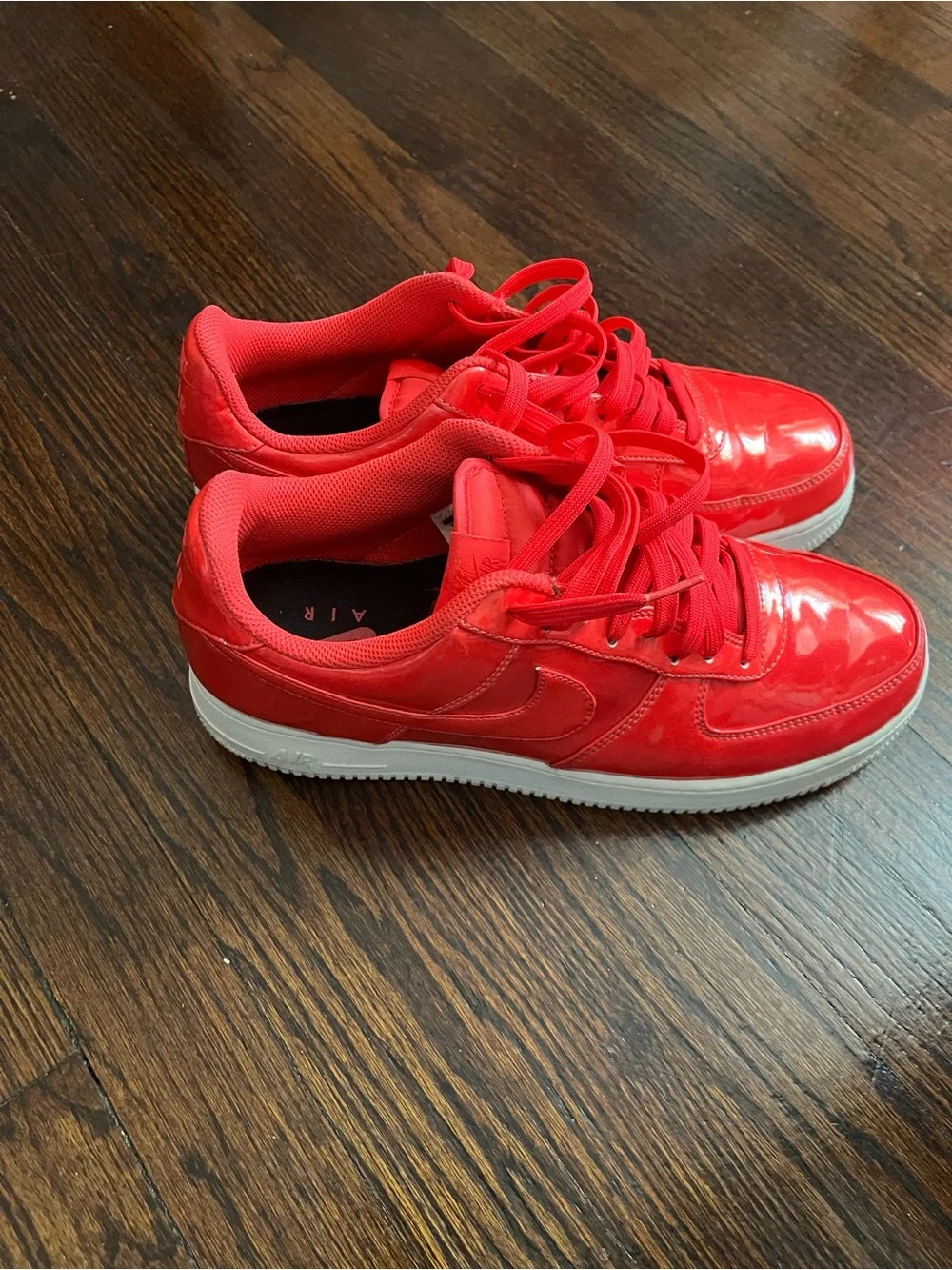 Nike Men’s Red Low-Top Sneakers ..